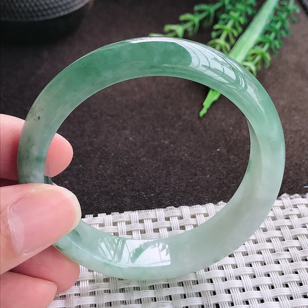 天然a货翡翠54.5/13.8/7.5老坑精美冰润飘花手镯宽边翡翠玉手镯