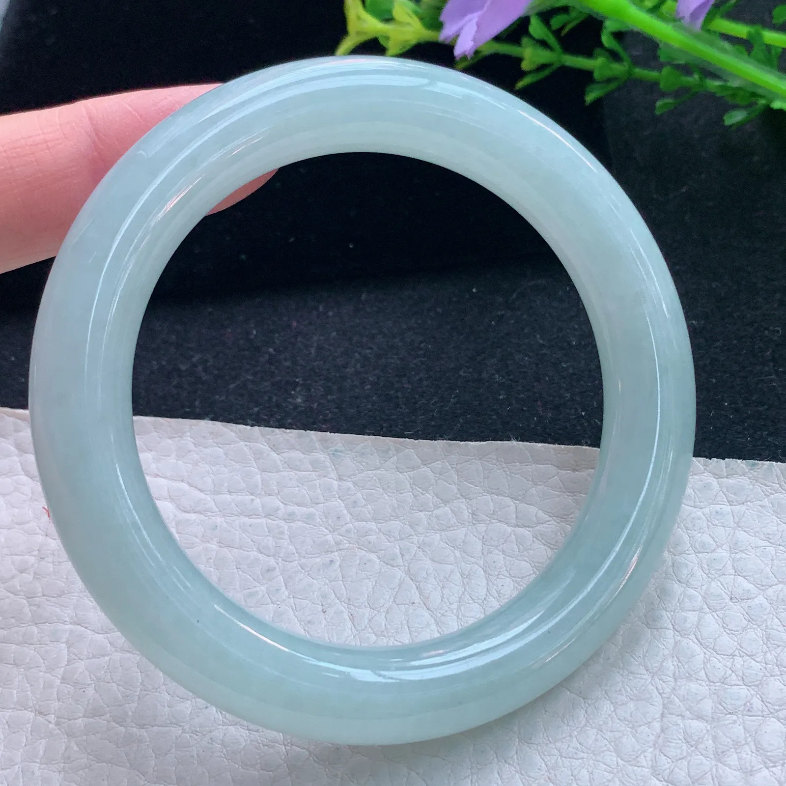 xc自然光57*10.8美人镯 天然缅甸翡翠冰晴圆条玉手镯 珠宝玉手环