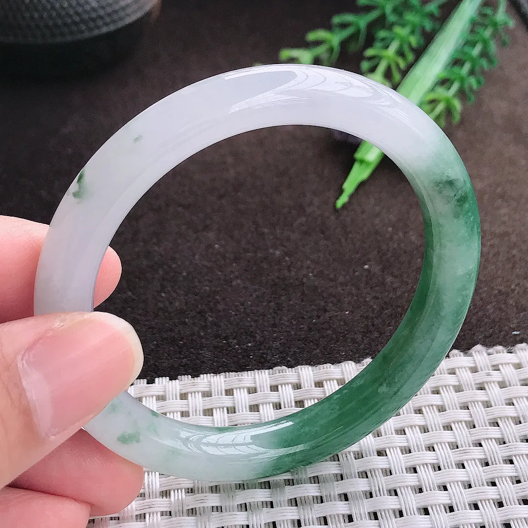 天然a货翡翠53.5/9.2/9.4老坑精美冰润飘花圆条手镯翡翠玉手镯