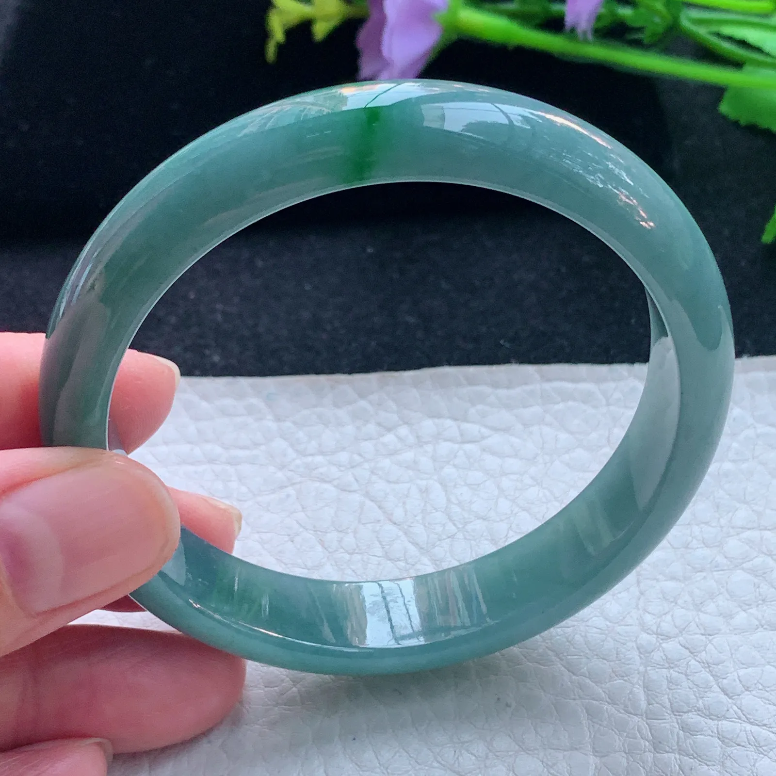 js自然光57*12.9*7平安镯 翡翠A货玉手镯蓝韵秀气宽边玉手环