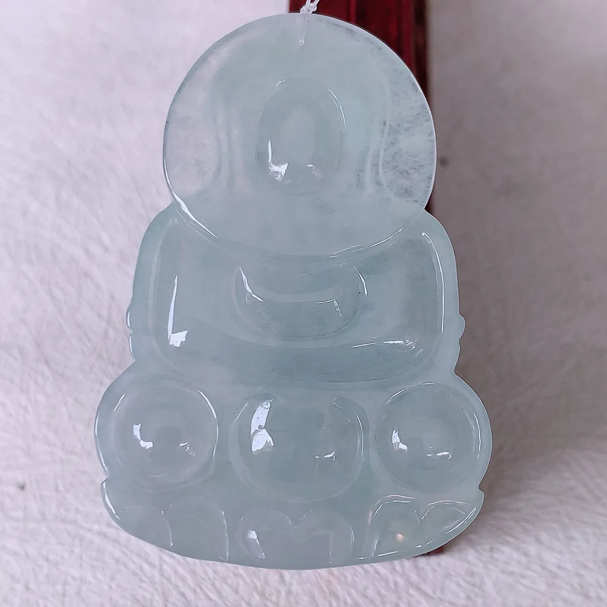自然光实拍，冰种翡翠观音菩萨吊坠，净瓶观音，冰透亮泽，美观亮丽，观音面相端庄#49.12