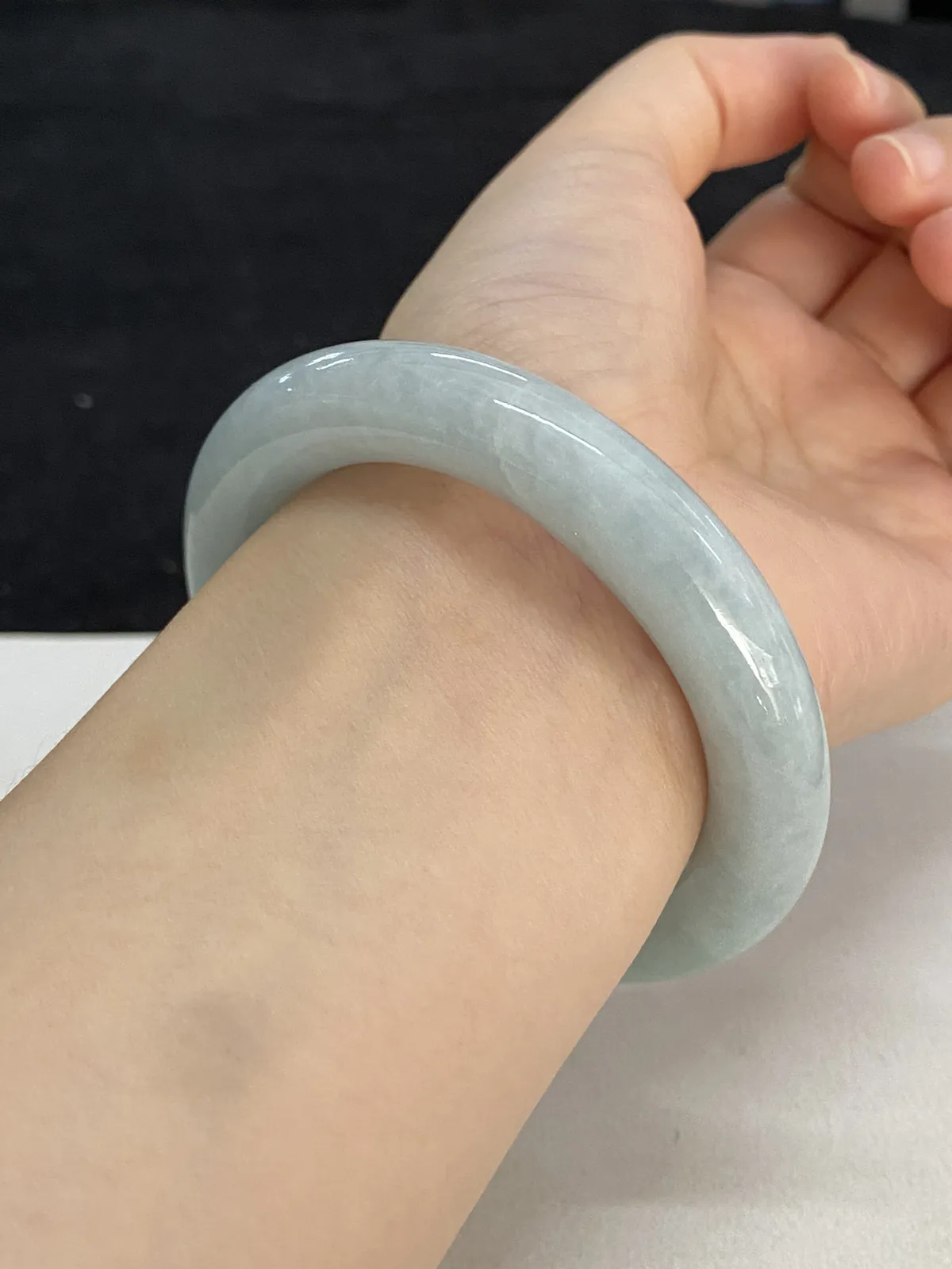 圆镯53.5圈口，翡翠手镯