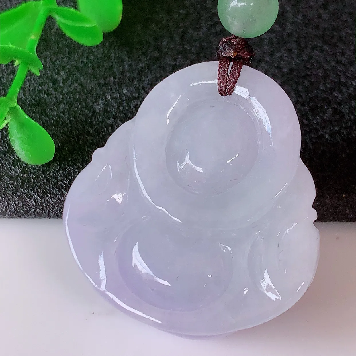 自然光实拍，冰润紫罗兰翡翠佛公吊坠，笑口常开，佛公在心中，一生平安幸福，佛公翠色迷人，佩戴佳品！#46.12