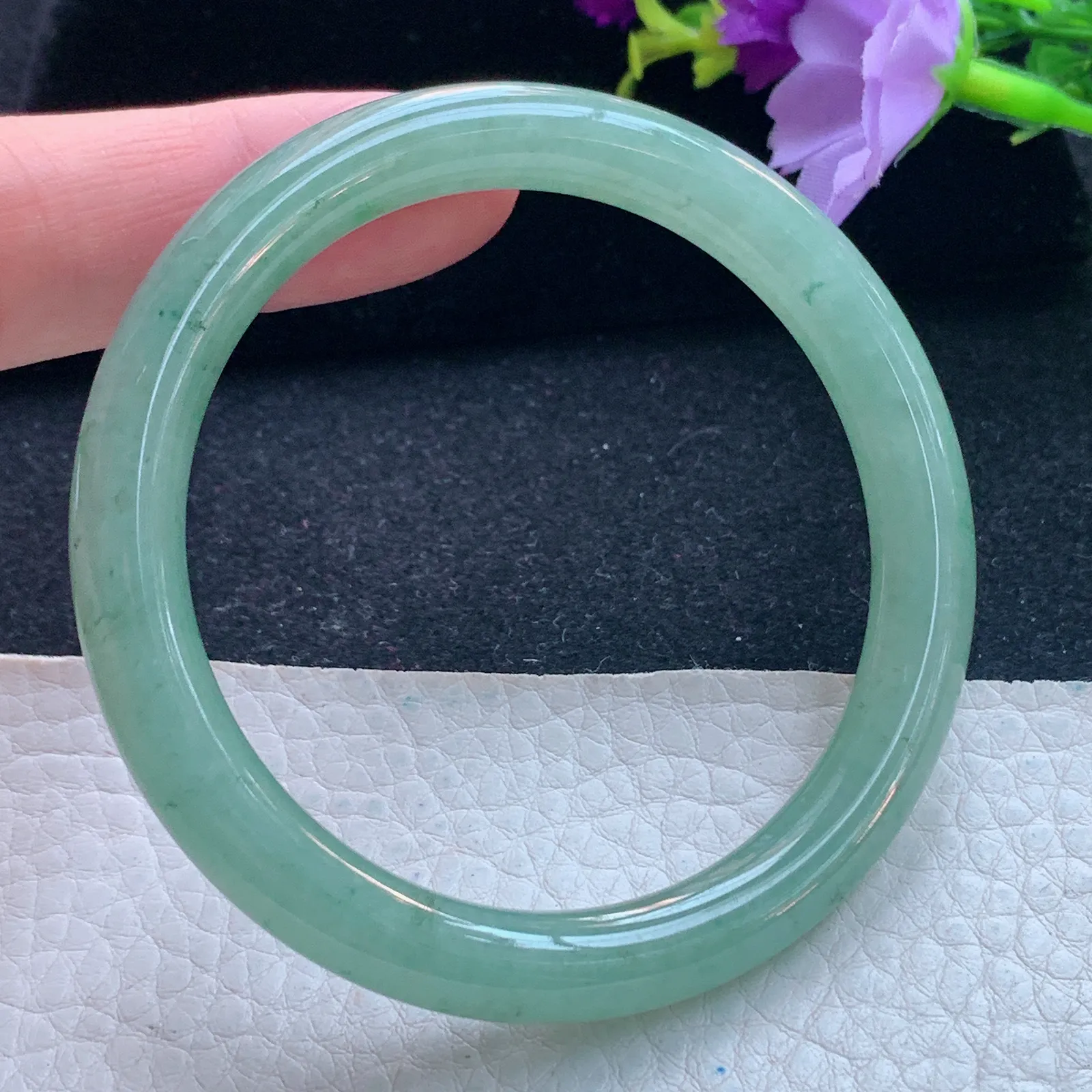 n自然光54*8美人镯 缅甸翡翠玉手镯圆条满绿玉手环 美人镯