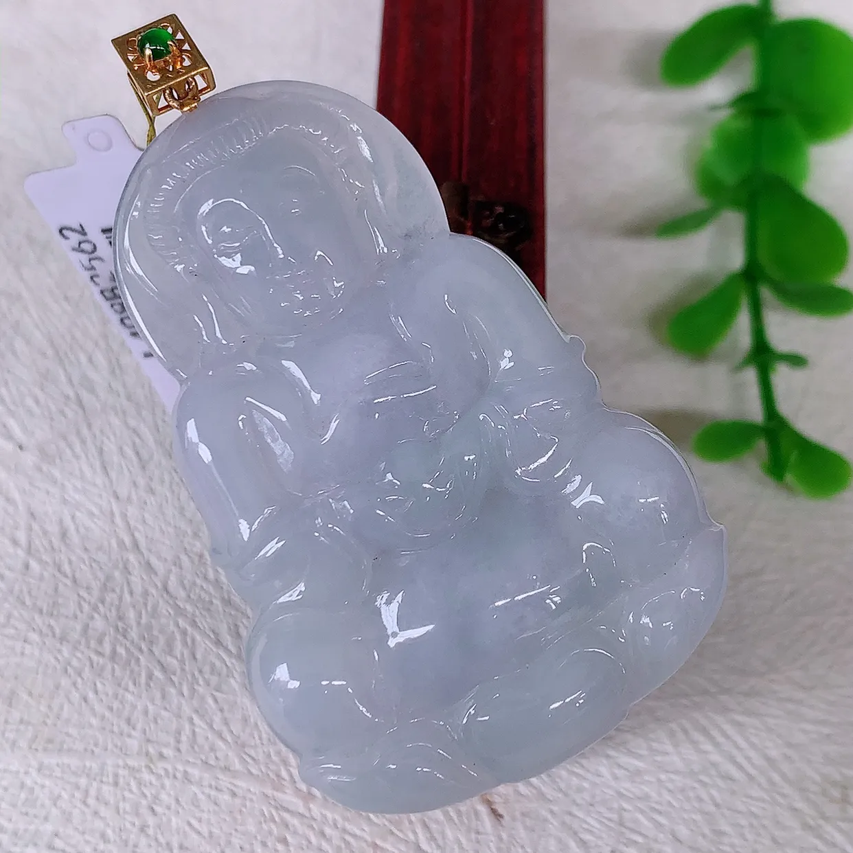 18k金镶嵌冰润紫罗兰翡翠观音菩萨吊坠，款式新颖时尚，日常百搭的款。清秀高雅，佩戴优雅高贵！#35.12整体58.8*裸石50.8*33.5*5.8