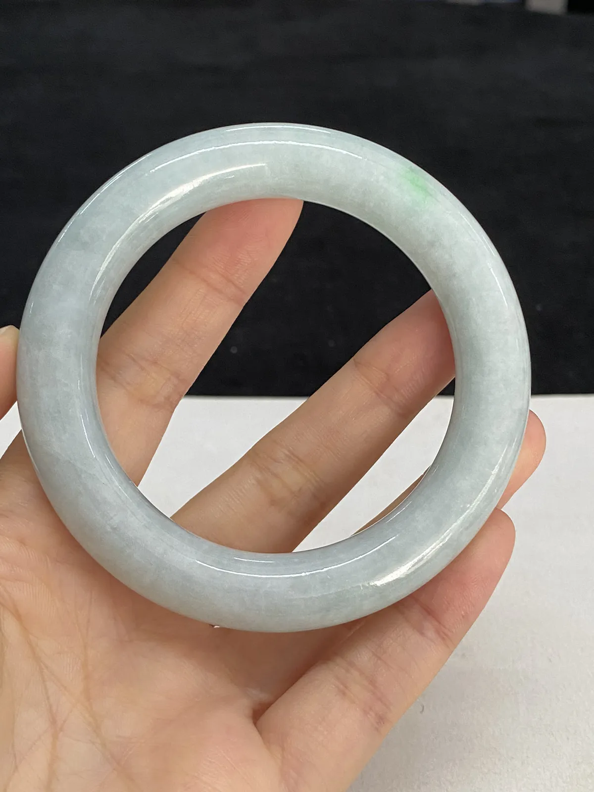 圆镯53.5圈口，翡翠手镯