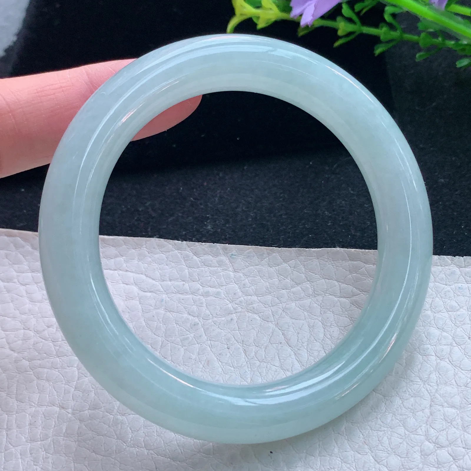 xc自然光57*10.8美人镯 天然缅甸翡翠冰晴圆条玉手镯 珠宝玉手环