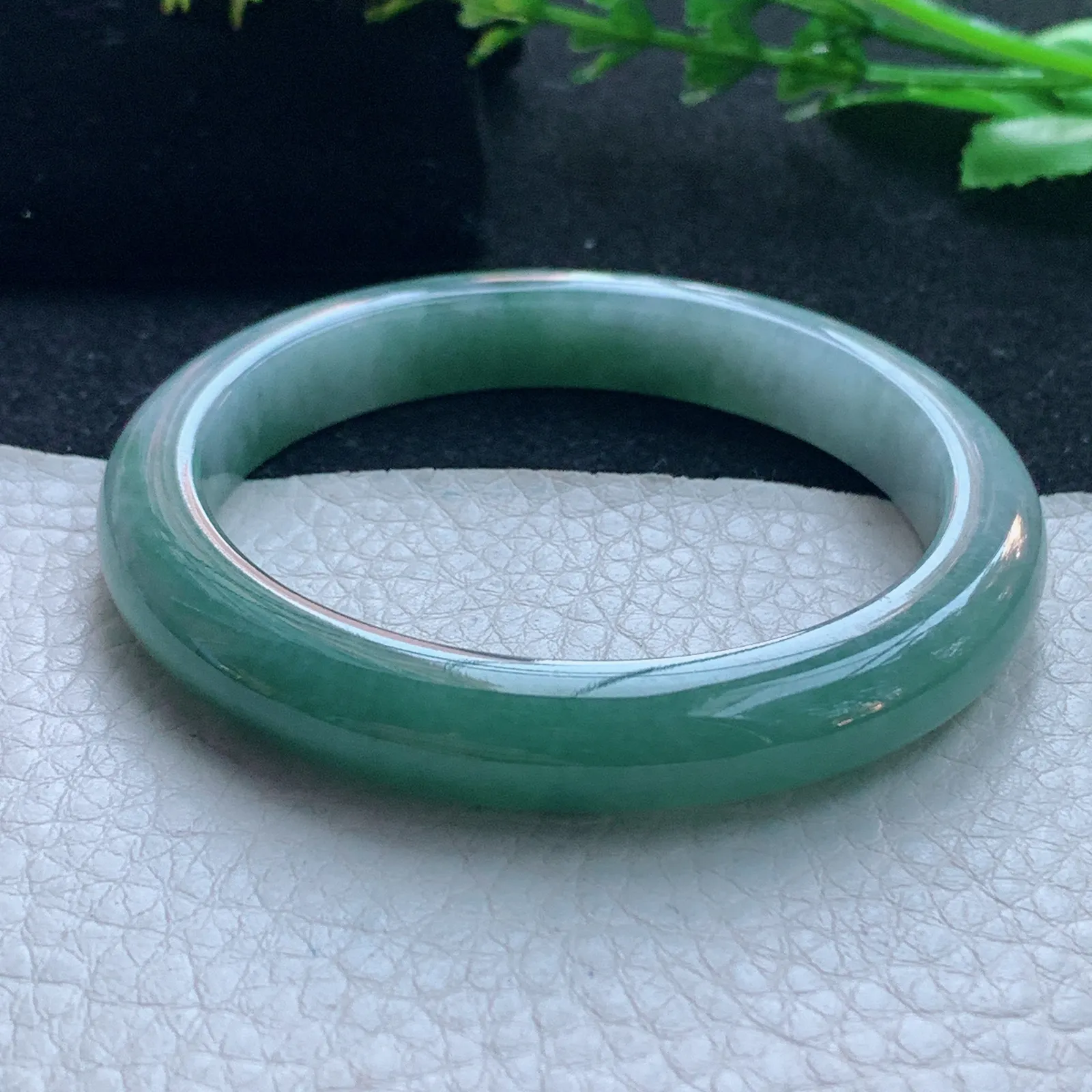 js自然光56.5*12.3*7.3平安镯 缅甸翡翠玉手镯双彩秀气宽边玉手环