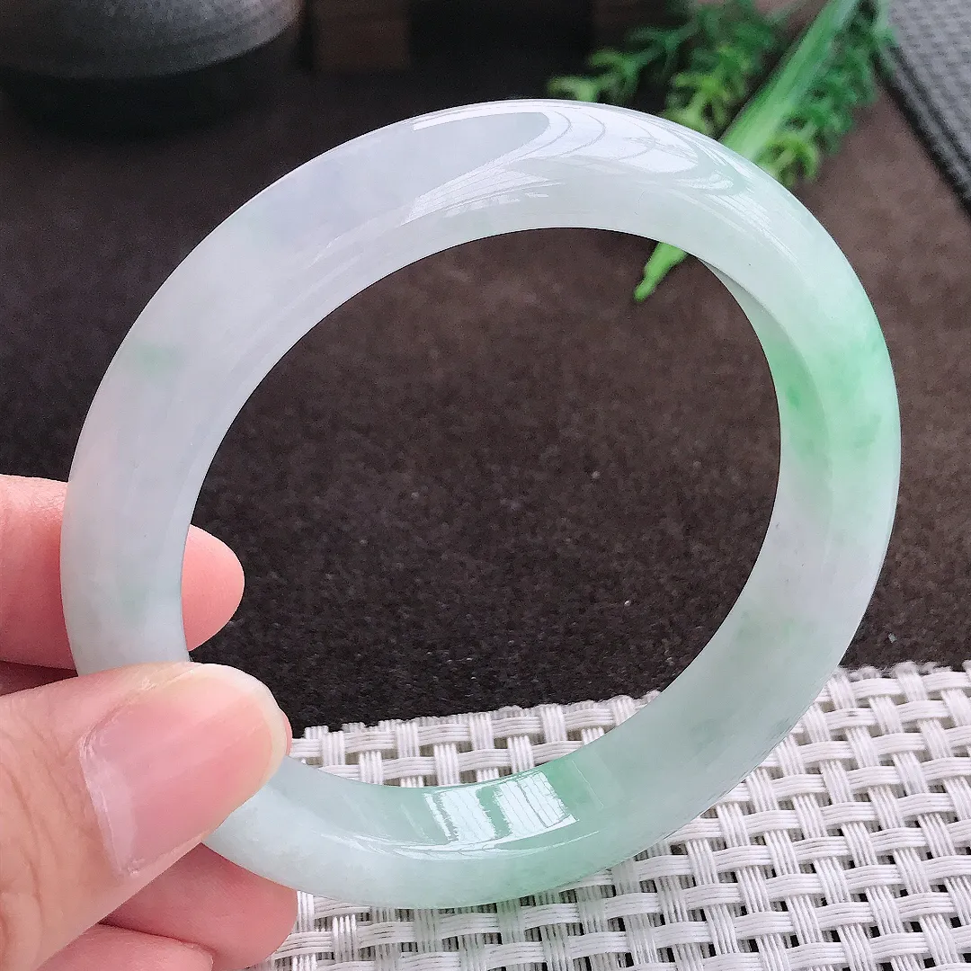 天然a货翡翠61.5/12.4/9.1老坑冰胶果冻飘绿手镯大圈口宽边翡翠玉手镯
