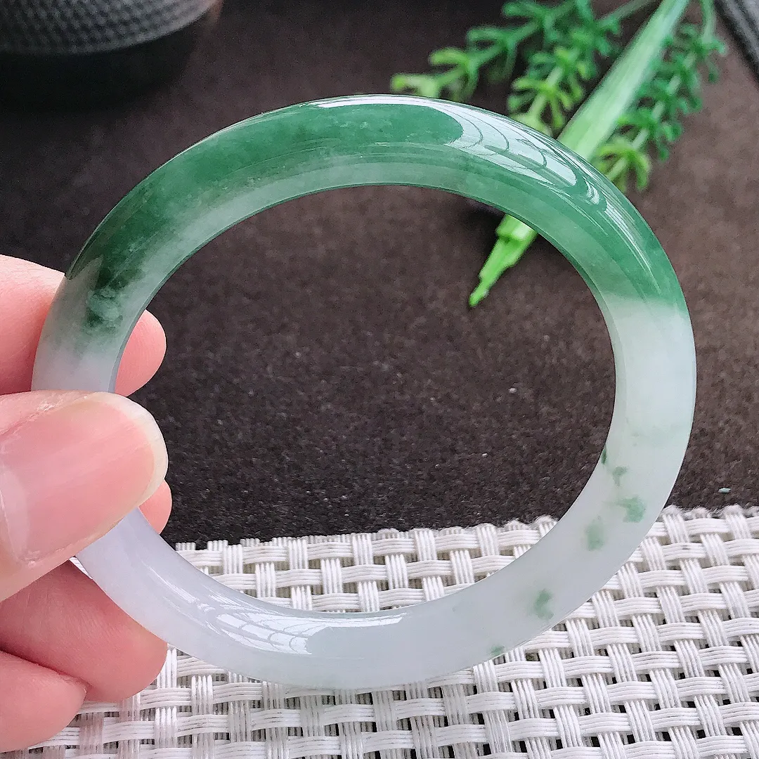 天然a货翡翠53.5/9.2/9.4老坑精美冰润飘花圆条手镯翡翠玉手镯