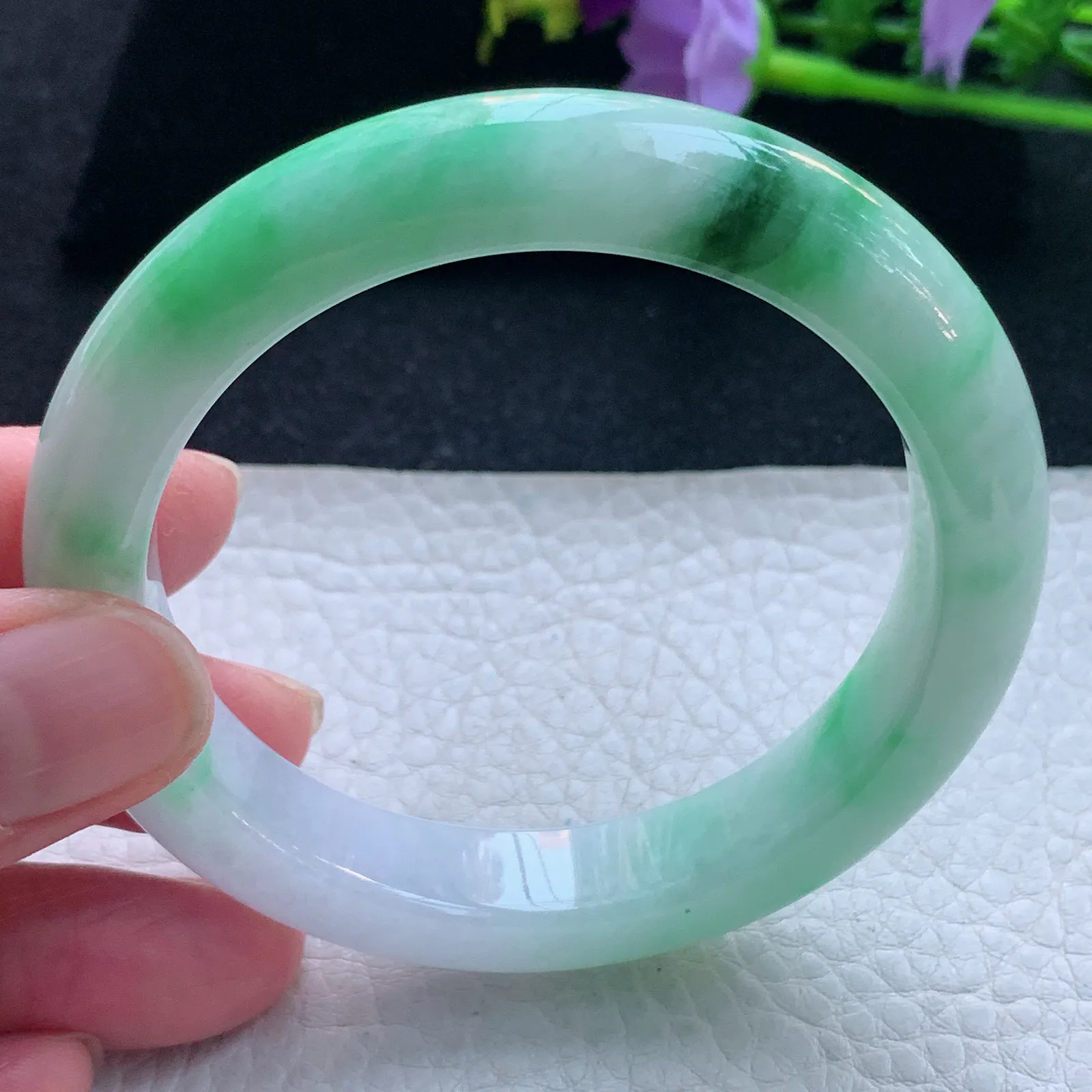 yh自然光55*11.6*8.6平安镯 缅甸翡翠玉手镯飘绿宽边玉手环