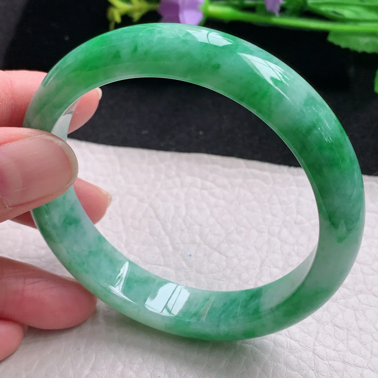 js自然光59*12.8*7.8平安镯 缅甸翡翠玉手镯辣绿宽边玉手环 美人镯