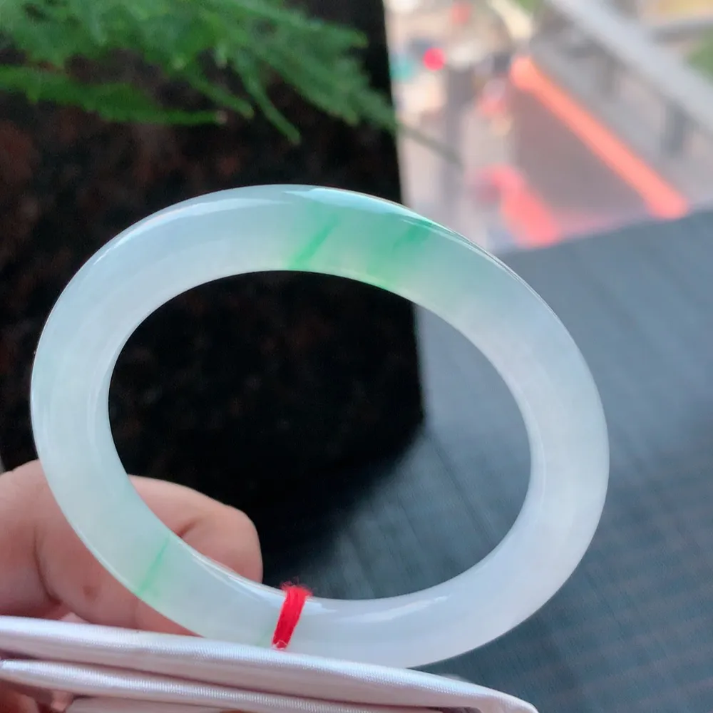 圆条高冰阳绿 无瑕 尺寸:50.2/8.7/8.4 种色俱佳