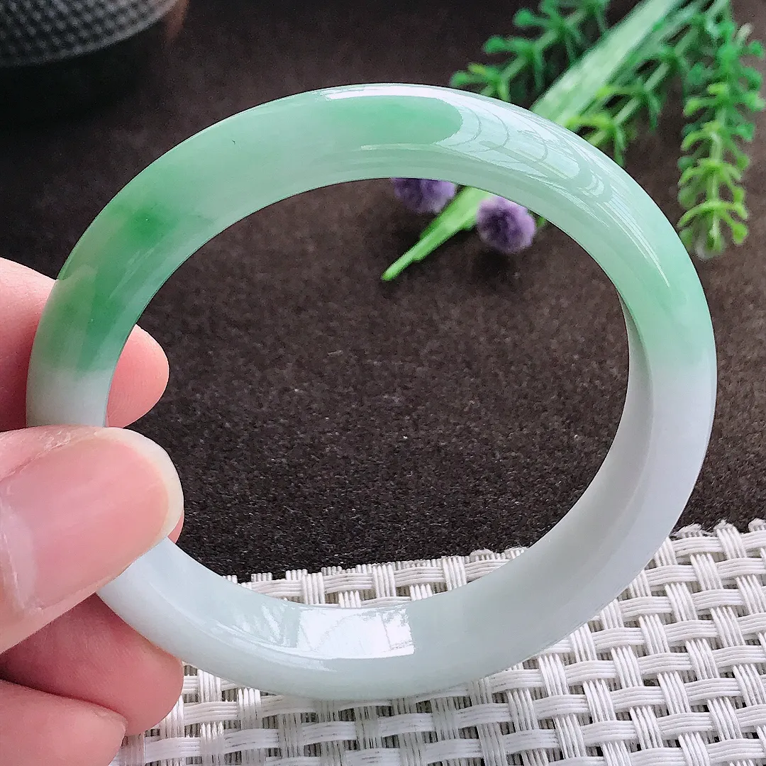 天然a货翡翠53/11.1/7.5老坑精美冰润飘绿手镯宽边翡翠玉手镯