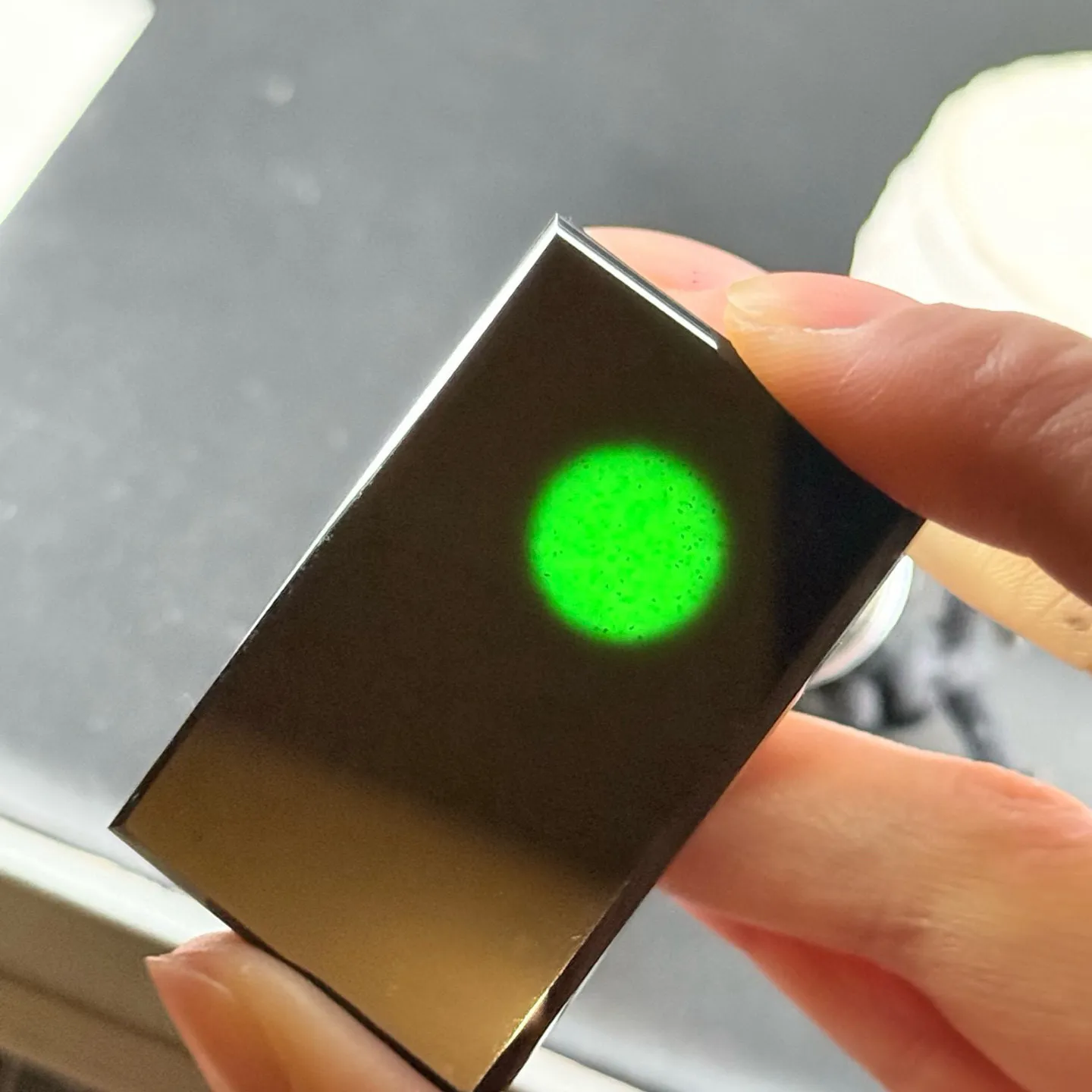 精品墨翠无事牌 种好色正 黑度极好 打灯通透 油性十足 尺寸47.5