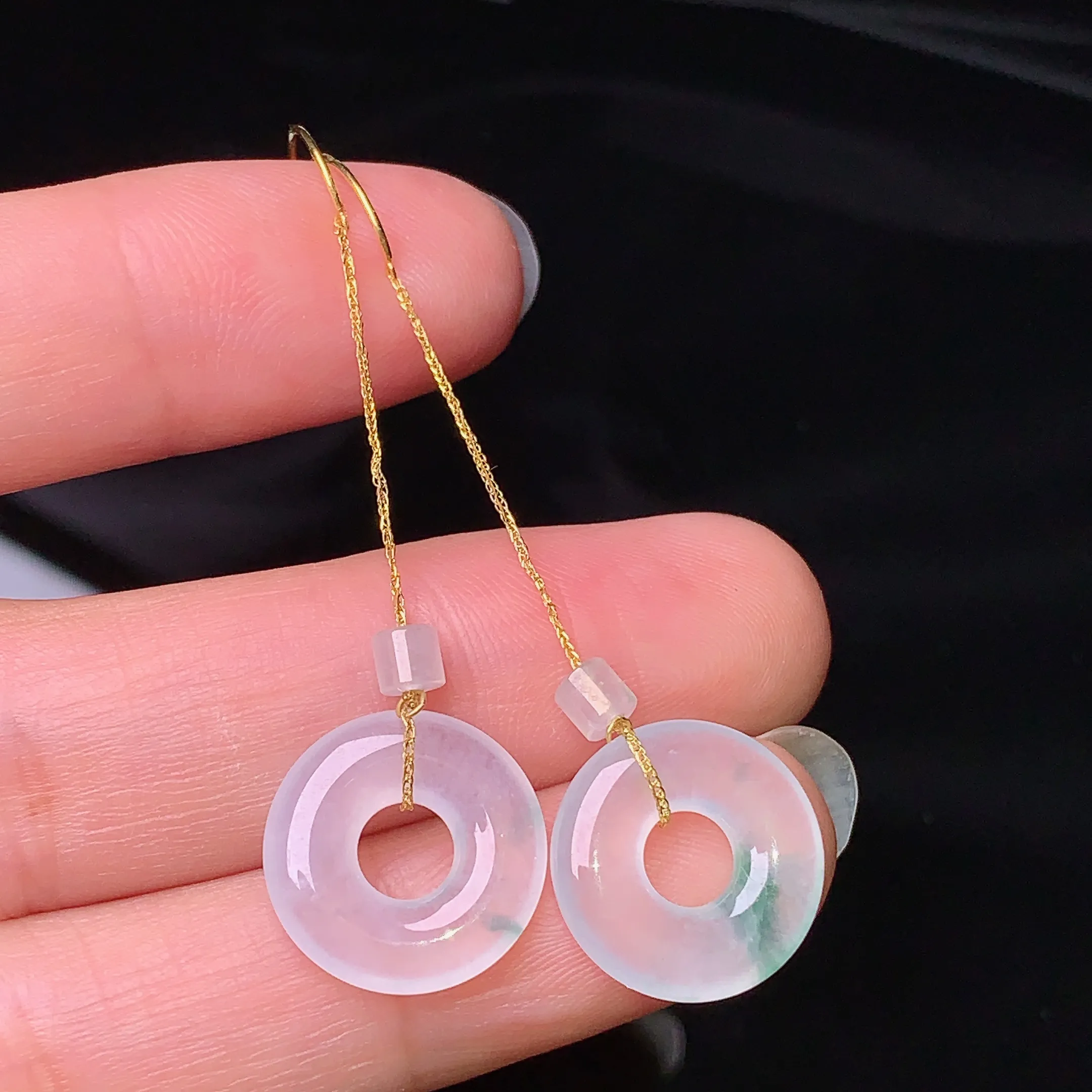 18k金镶嵌冰种飘绿平安环吊坠 玉质细腻 色泽清新艳丽 整体尺寸13.5*2.8