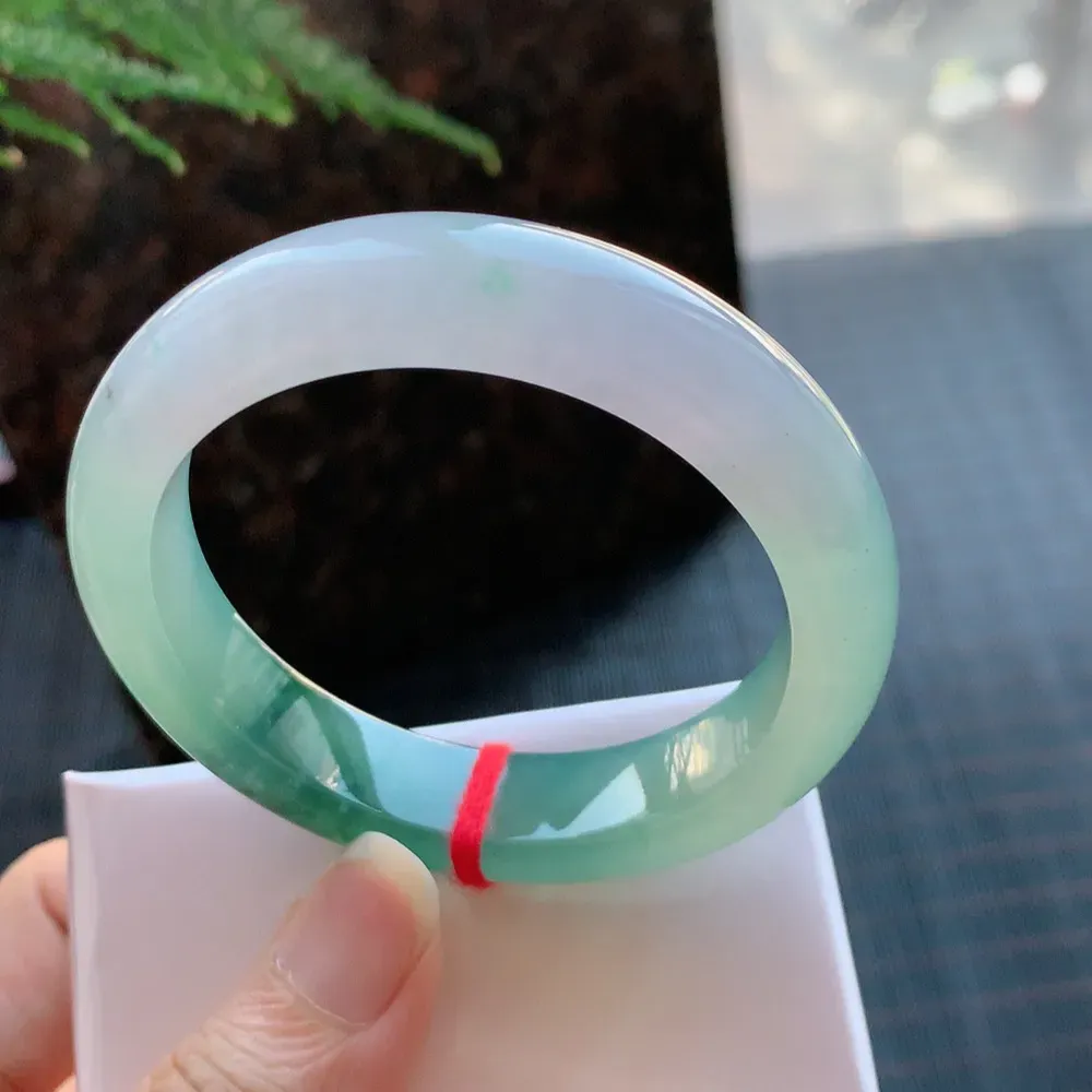 正圈高冰绿花 无瑕 尺寸:53.1/12.4/8.1 花美 种水好