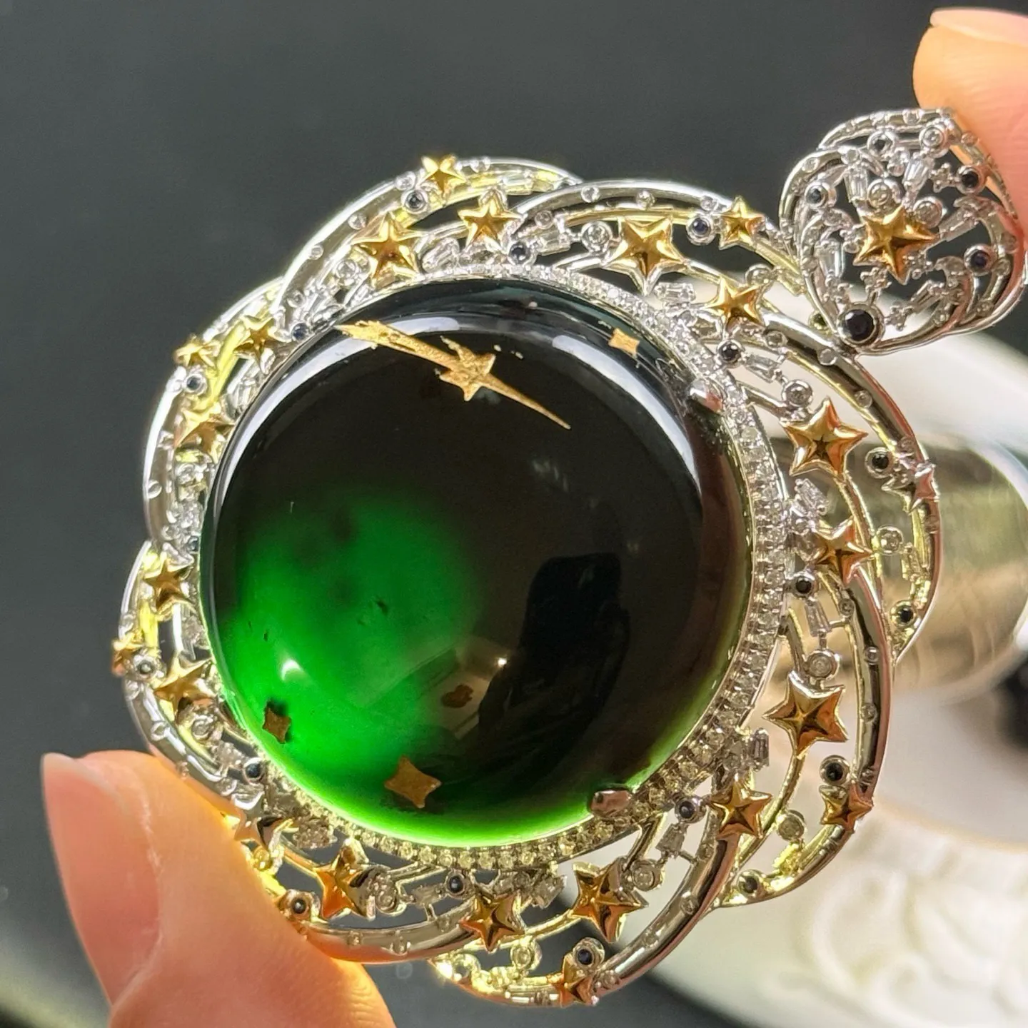 精品豪镶墨翠大蛋面吊坠 种好色正 黑度极好 打灯通透 油性十足