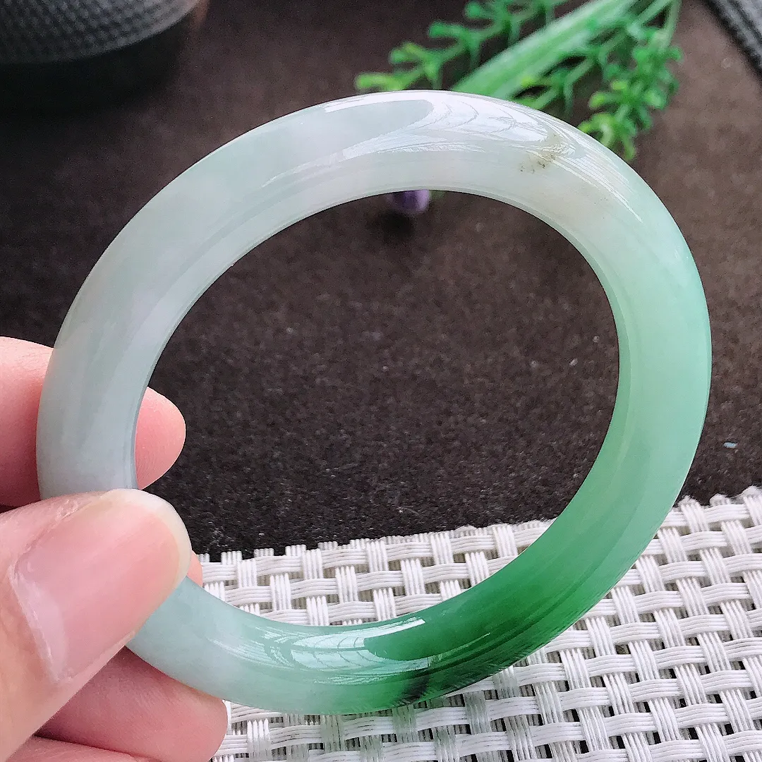 天然a货翡翠52.5/9.4/9.6老坑精美辣阳绿圆条手镯翡翠玉手镯