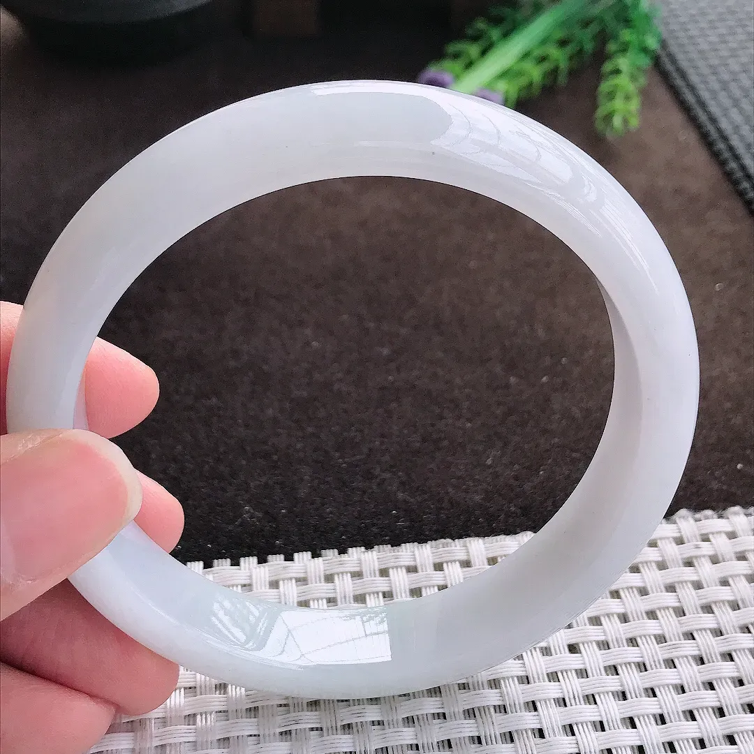 天然a货翡翠65.8/12.9/8.5老坑秀气温润白月光大圈口手镯宽边翡翠玉手镯