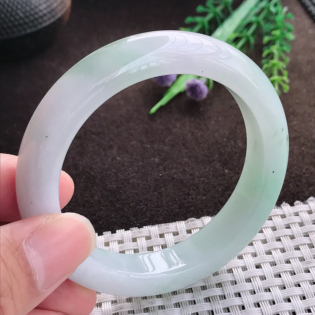 天然a货翡翠53.5/12.4/8.9老坑精美温润飘花手镯宽边翡翠玉手镯