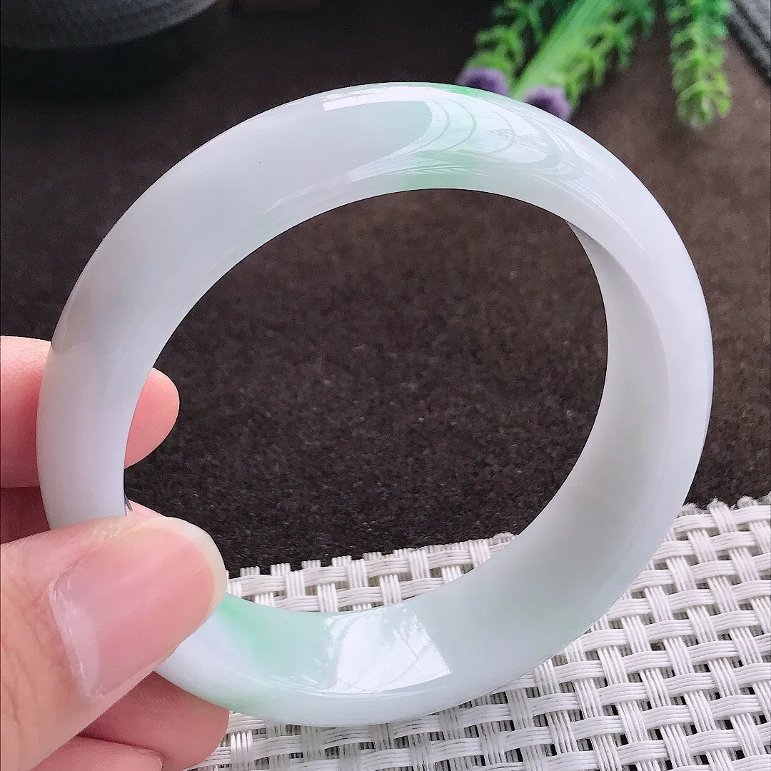 天然a货翡翠58.5/16.8/8.3老坑精美冰润飘绿轮胎手镯宽边翡翠玉手镯