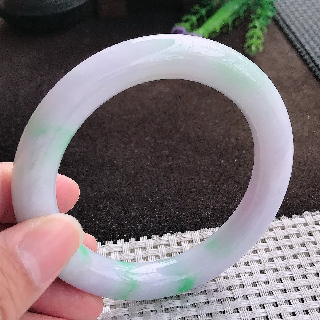 天然a货翡翠60/10.8/11老坑精美飘绿大圈口圆条手镯翡翠玉手镯