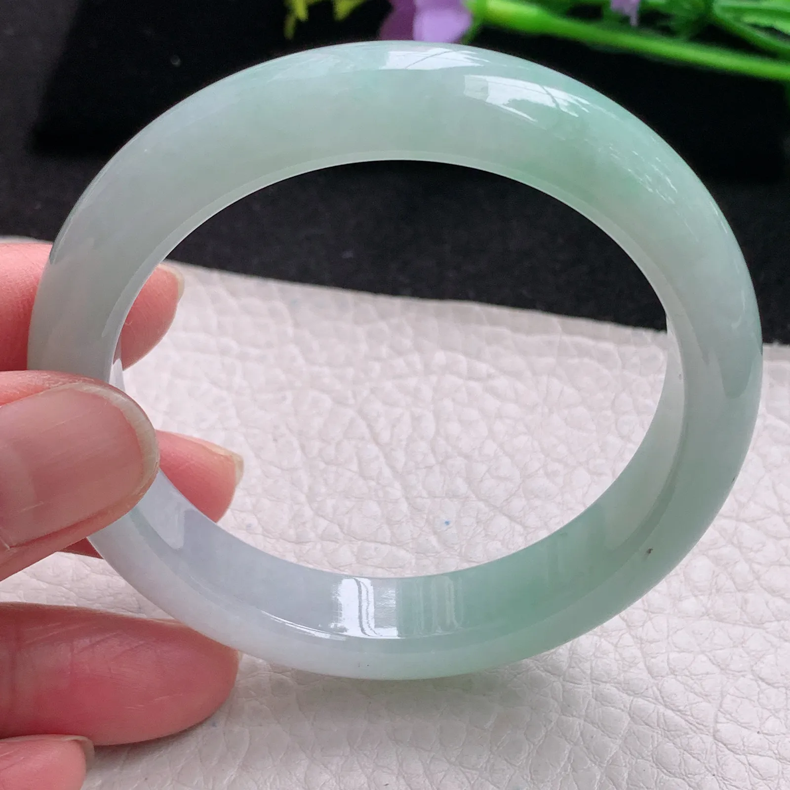 pj自然光55*12.2*8平安镯 缅甸翡翠玉手镯飘绿清新水灵宽边玉手环