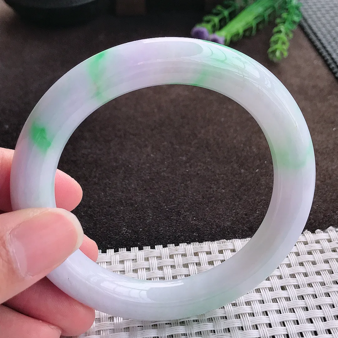 天然a货翡翠60/10.8/11老坑精美飘绿大圈口圆条手镯翡翠玉手镯