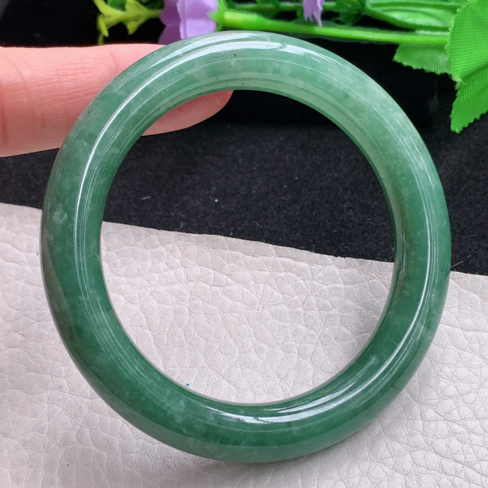 z自然光54.5*10*9.8美人镯 缅甸翡翠玉手镯满绿圆条玉手环 叮当镯