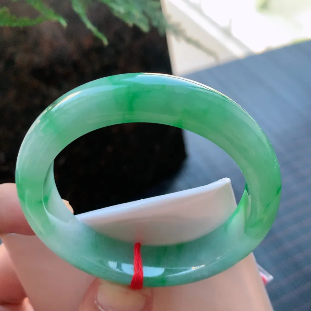 正圈冰糯阳绿 无瑕 尺寸:52.1/12.3/8.1色好