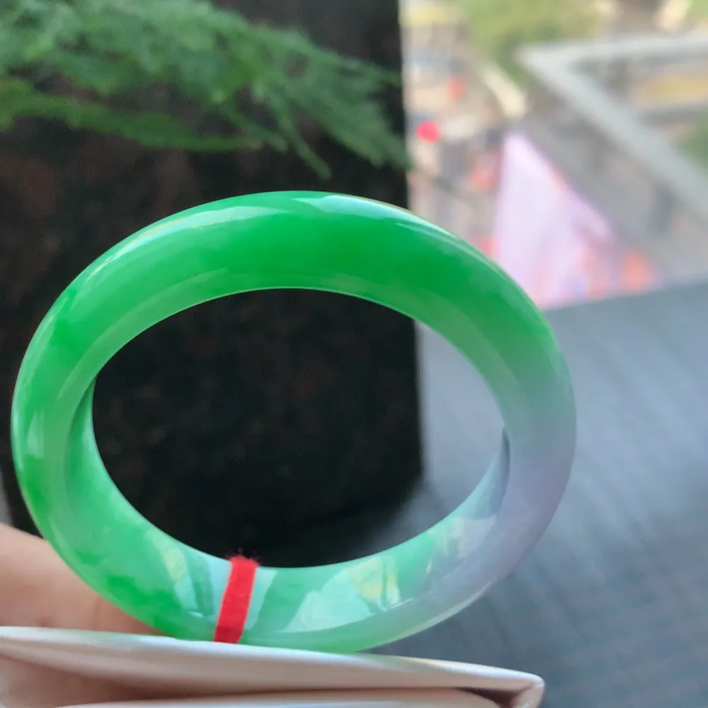 贵妃满色春彩 无瑕 尺寸:54.1/47.6/12.3 色好