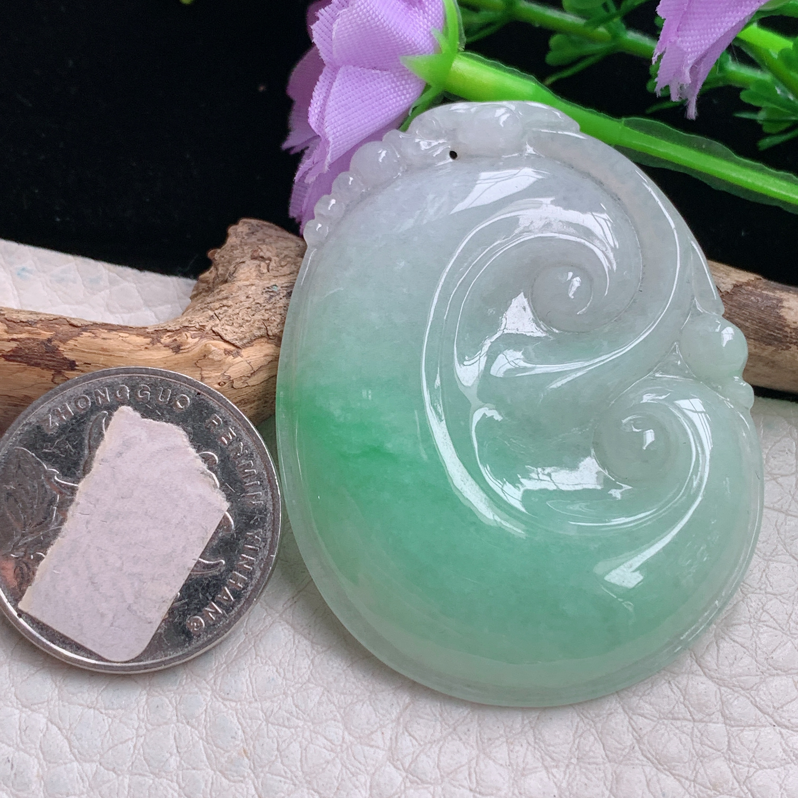 zen自然光52*40*5.8天然缅甸翡翠飘绿大如意 玉如意玉吊坠 毛衣坠