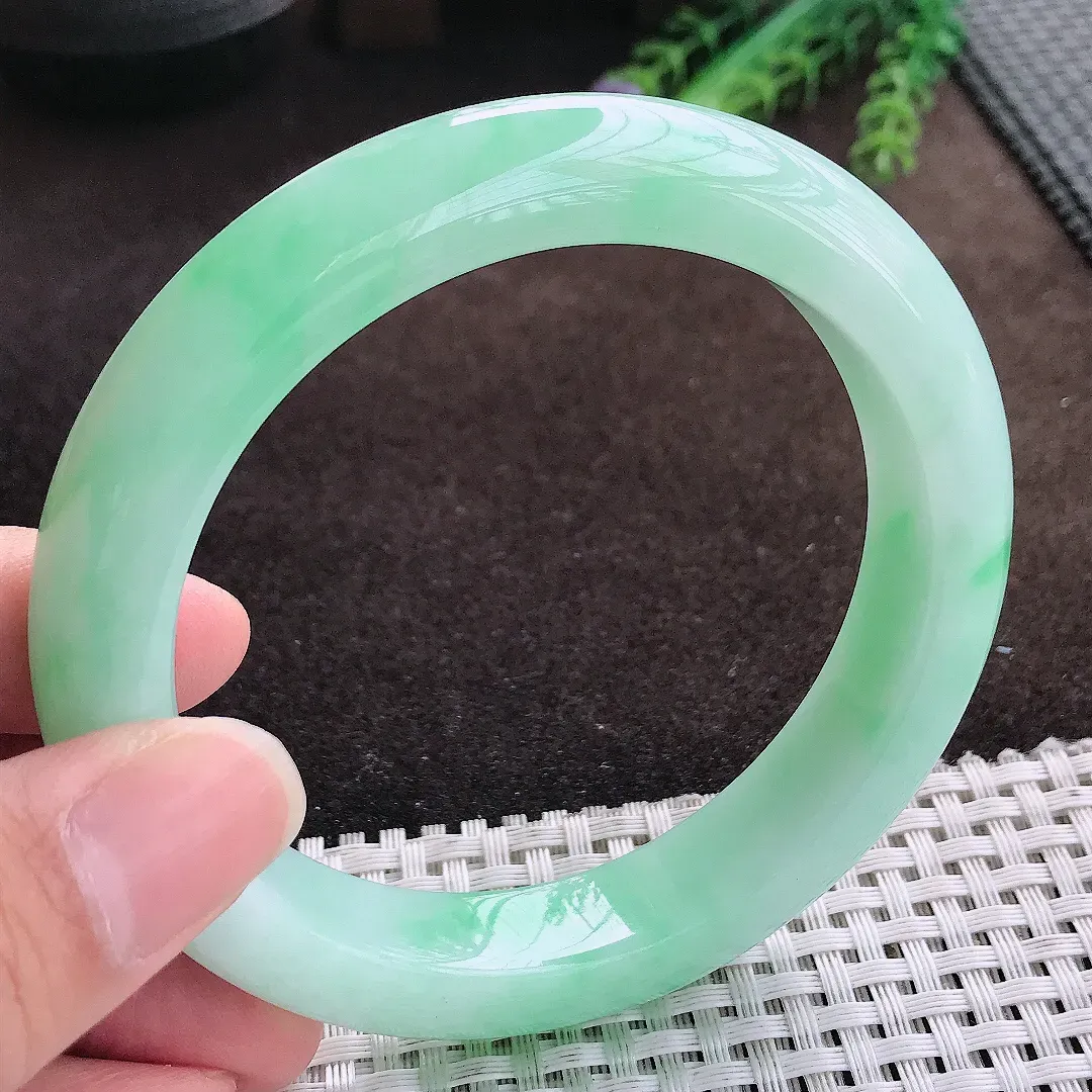 天然a货翡翠62/12.9/9.8老坑冰润起胶大圈口满绿甜绿手镯宽边翡翠玉手镯