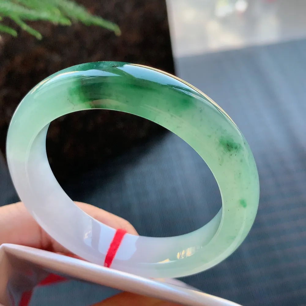 正圈高冰绿花 无瑕 尺寸:53.1/12.4/8.1 花美 种水好