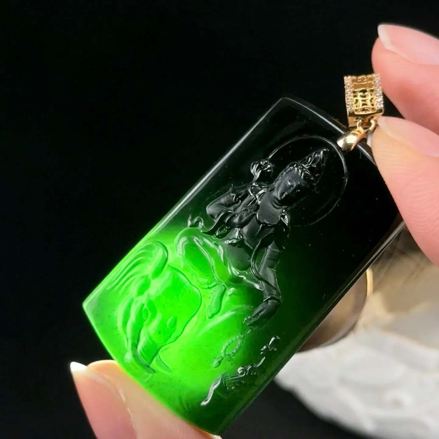 精品18k墨翠普贤菩萨 种好色正 黑度极好 打灯通透 油性十足 尺寸42.5