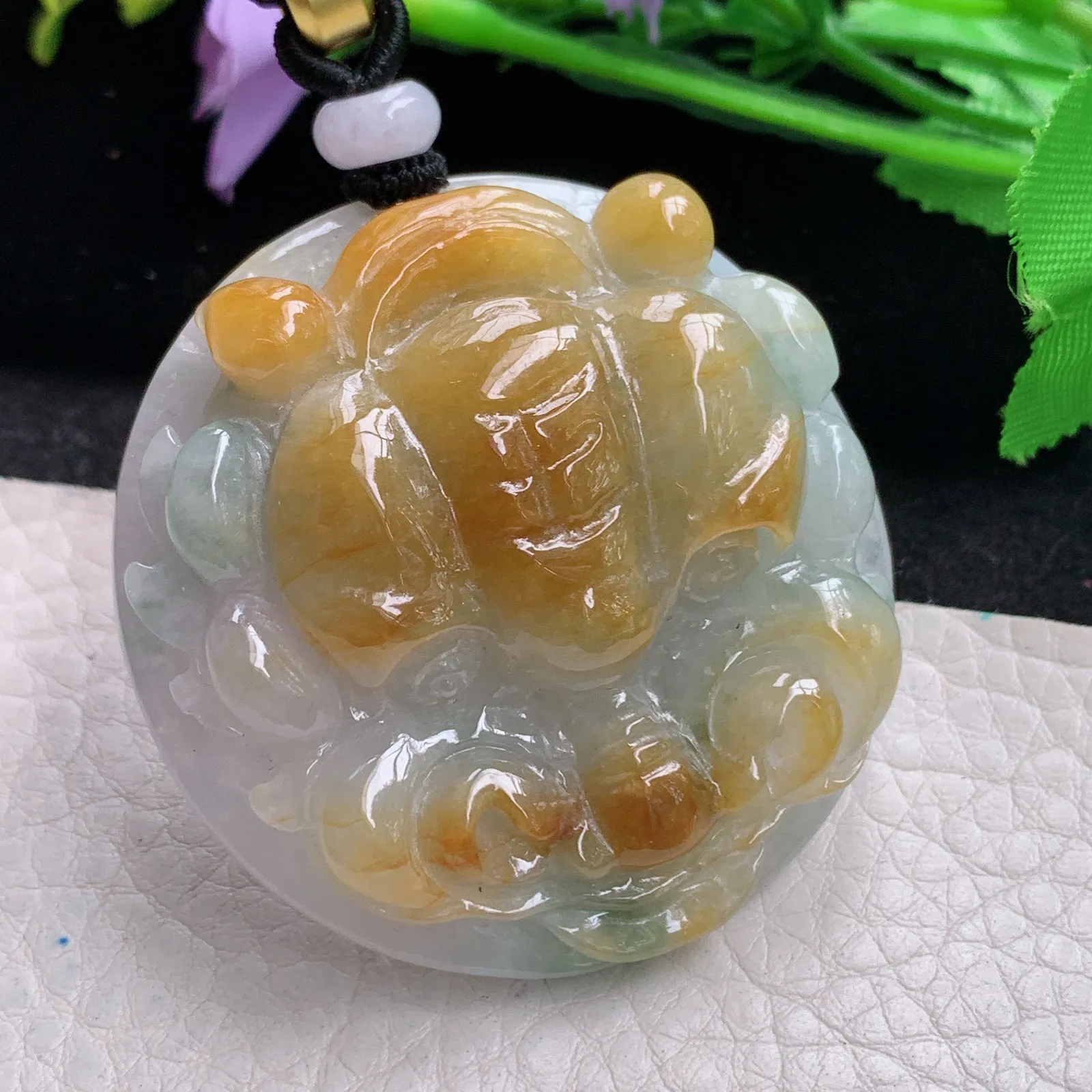 mut自然光49.2*14缅甸翡翠a货精雕事事如意 狮子头玉吊坠 玉挂件