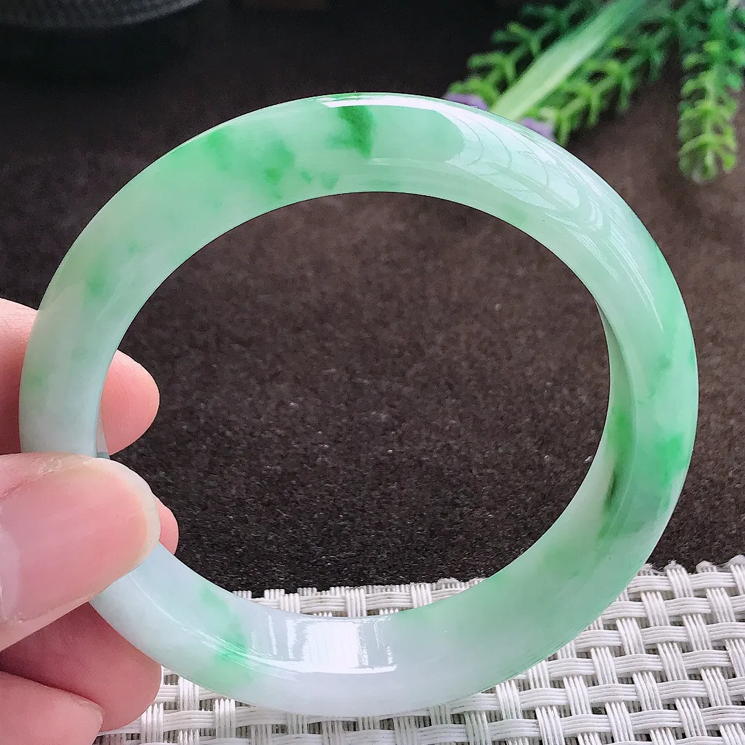 天然a货翡翠56/13.3/8.2老坑精美冰润飘阳绿花手镯宽边翡翠玉手镯