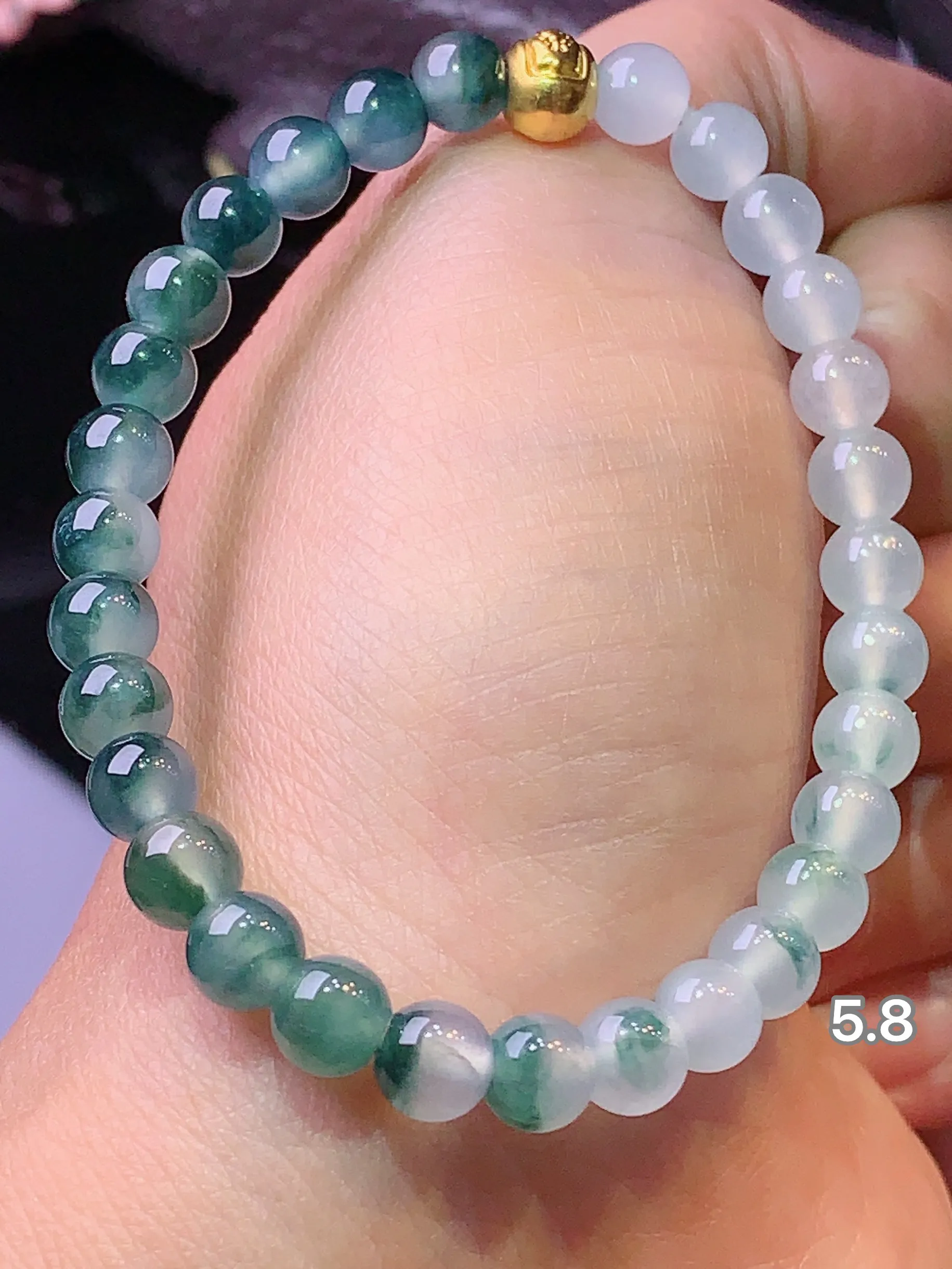 冰种圆珠吊坠 玉质细腻 色泽清新艳丽 整体尺寸5.8