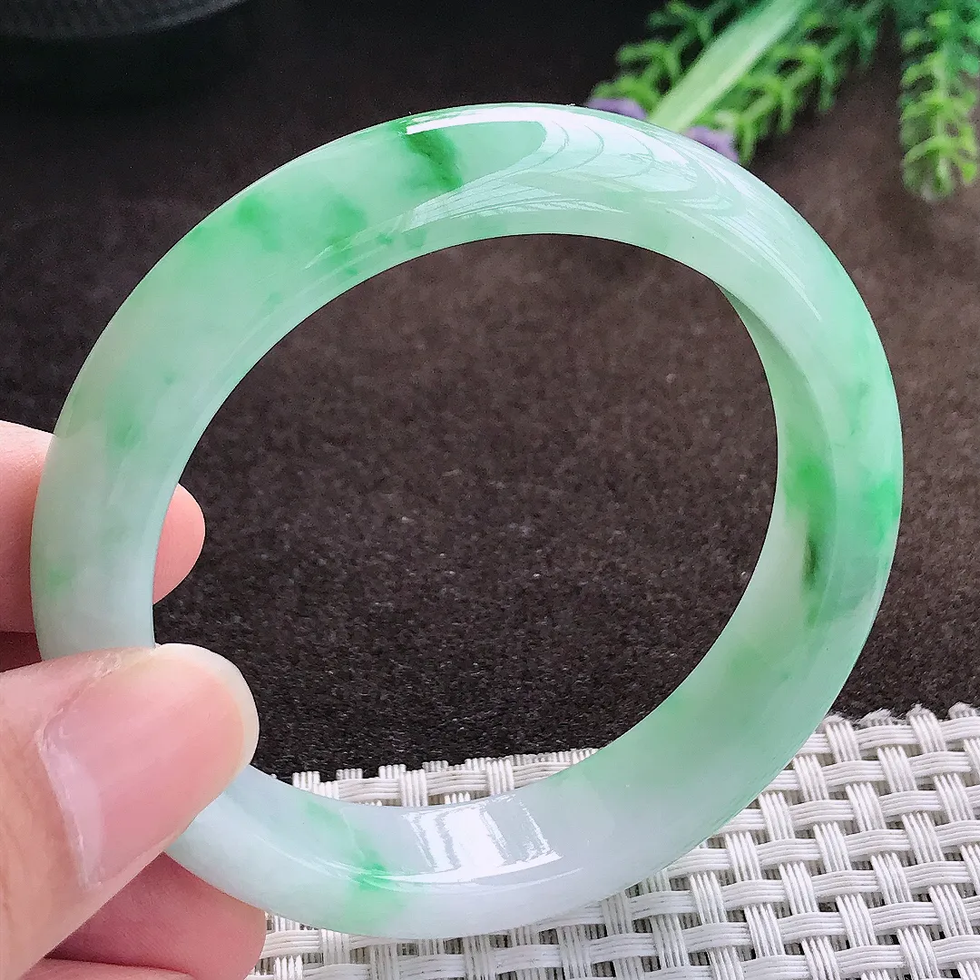 天然a货翡翠56/13.3/8.2老坑精美冰润飘阳绿花手镯宽边翡翠玉手镯