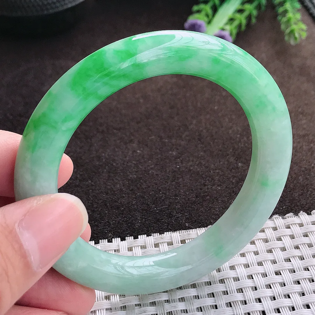 天然a货翡翠54/9.9/10.1老坑精美温润飘阳绿圆条手镯翡翠玉手镯