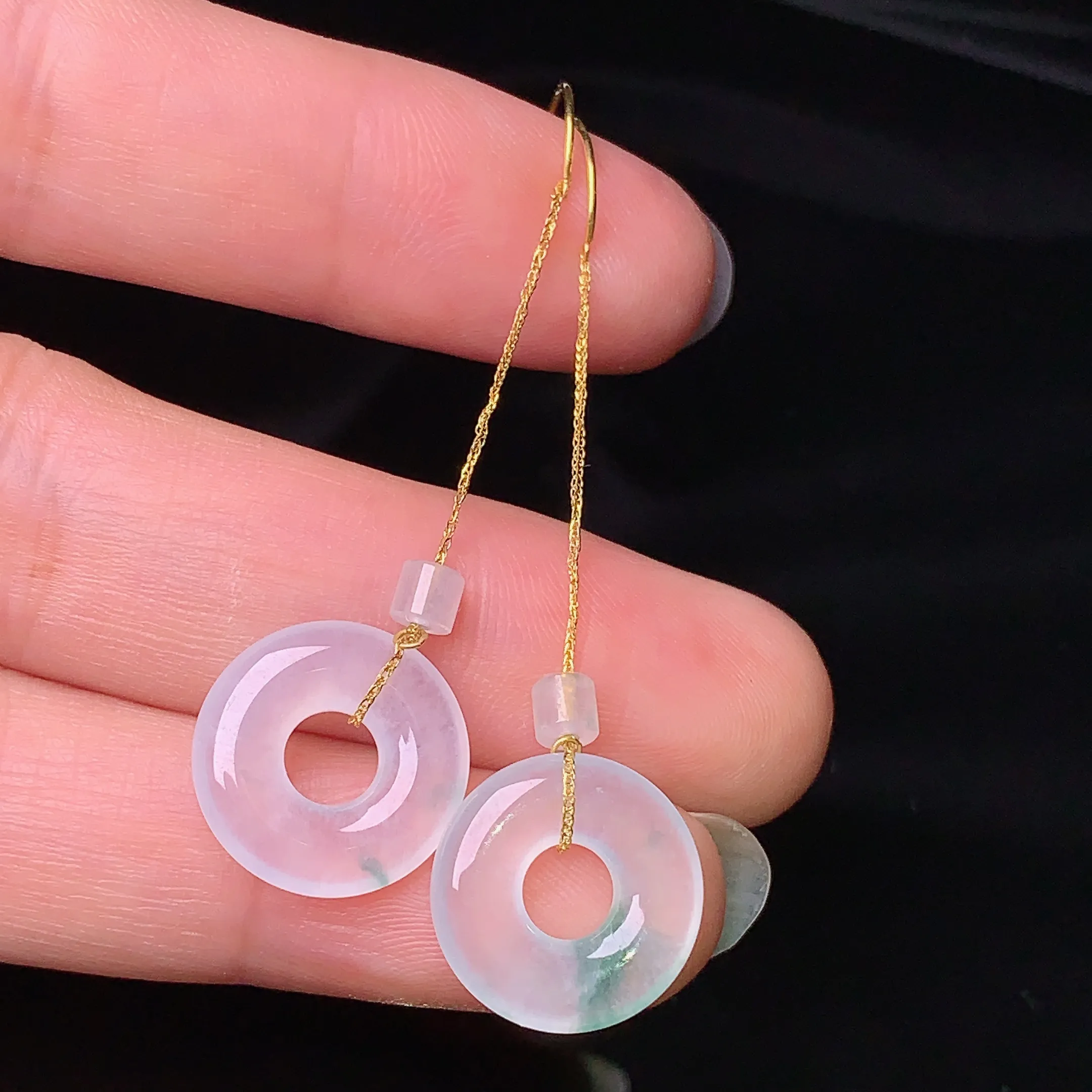 18k金镶嵌冰种飘绿平安环吊坠 玉质细腻 色泽清新艳丽 整体尺寸13.5*2.8