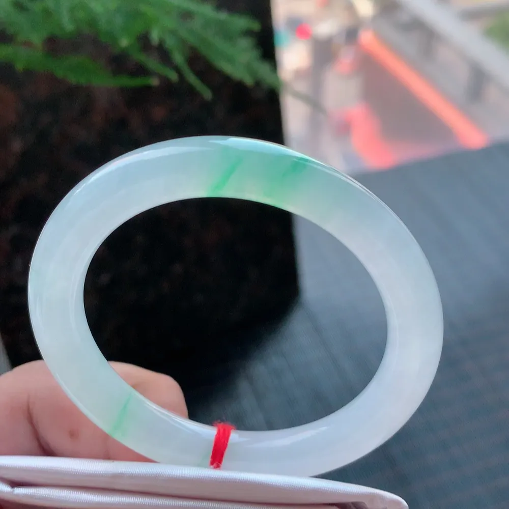 圆条高冰阳绿 无瑕 尺寸:50.2/8.7/8.4 种色俱佳