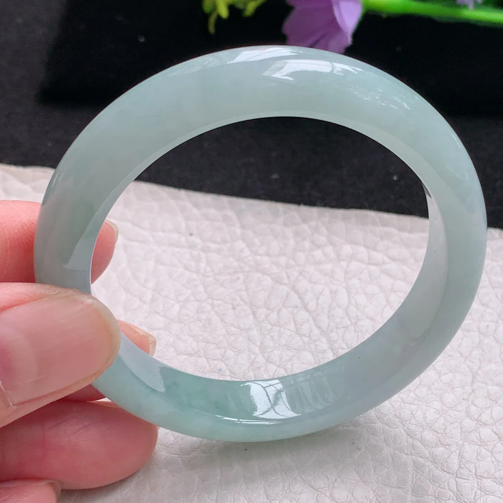 js自然光54*48.8*9.8*7.2贵妃镯 缅甸翡翠玉手镯清爽冰胶宽边蛋形玉手环 美人镯