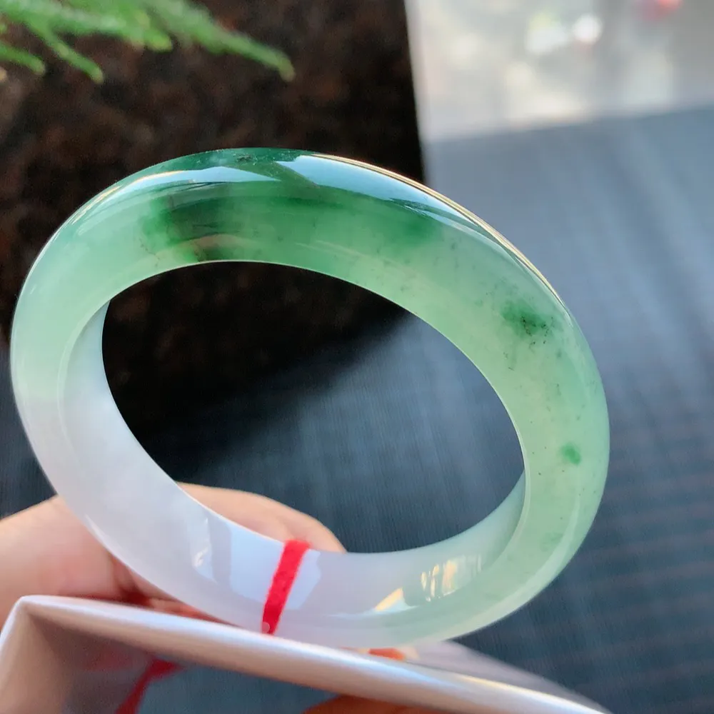 正圈高冰绿花 无瑕 尺寸:53.1/12.4/8.1 花美 种水好