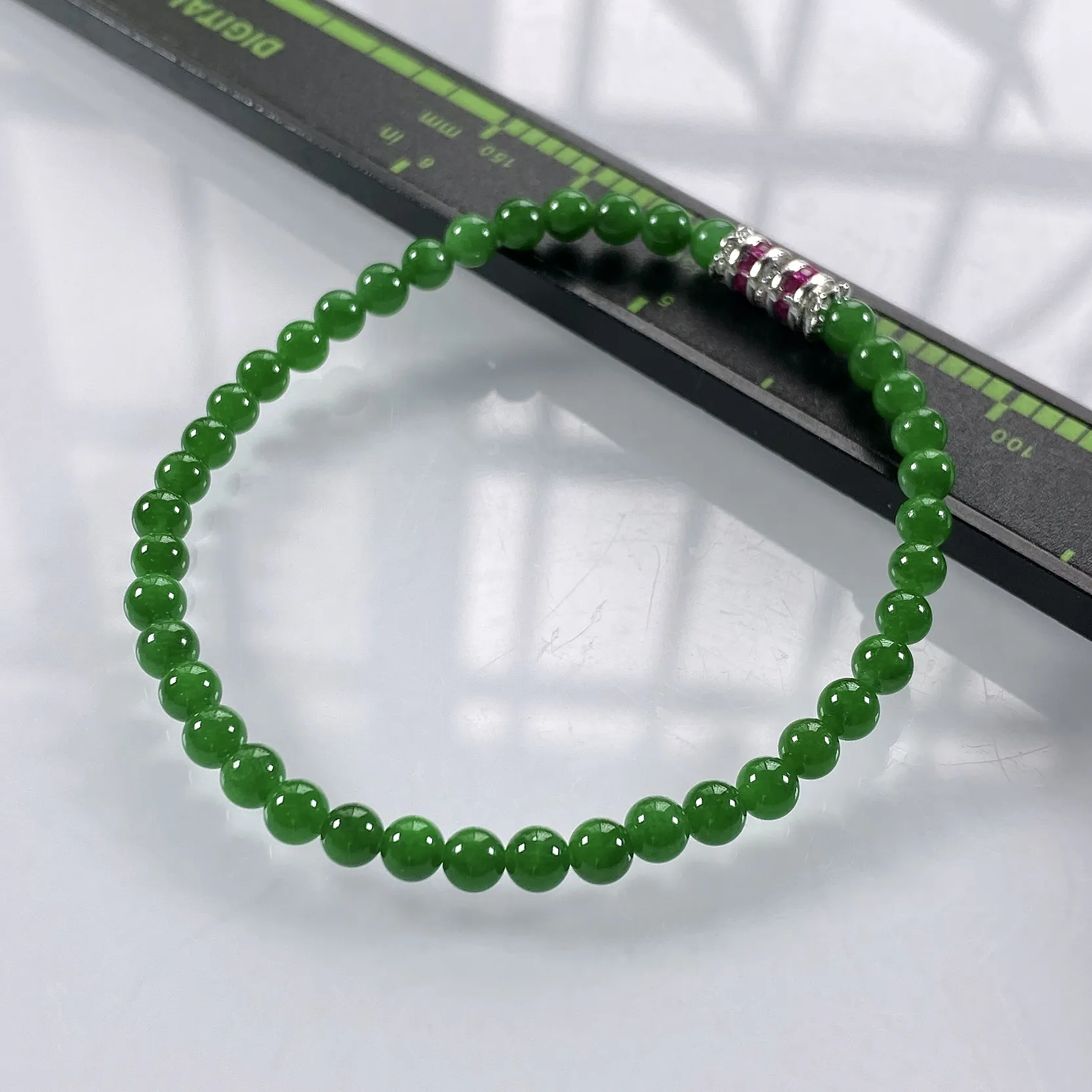 缅甸天然翡翠A货，卡4冰种浓阳绿小米珠小圆珠手串手链，尺寸：4mm/41颗，长度170mm，重量：5.55g
