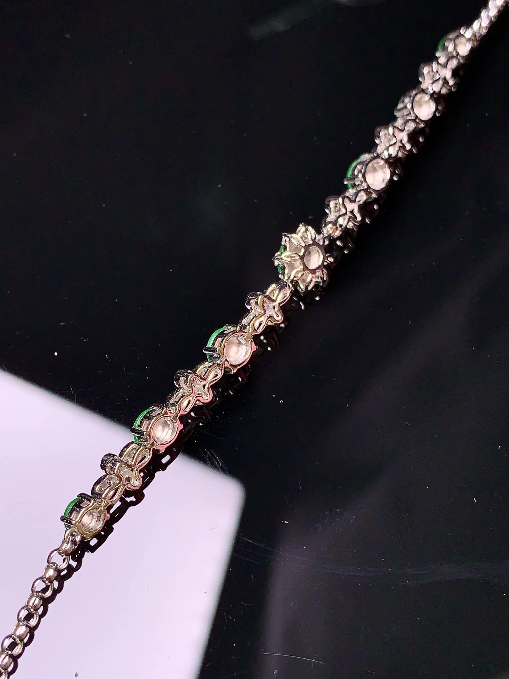 18k金钻镶嵌满绿蛋面手链 玉质细腻 色泽清新艳丽 整体尺寸73*7*4.2