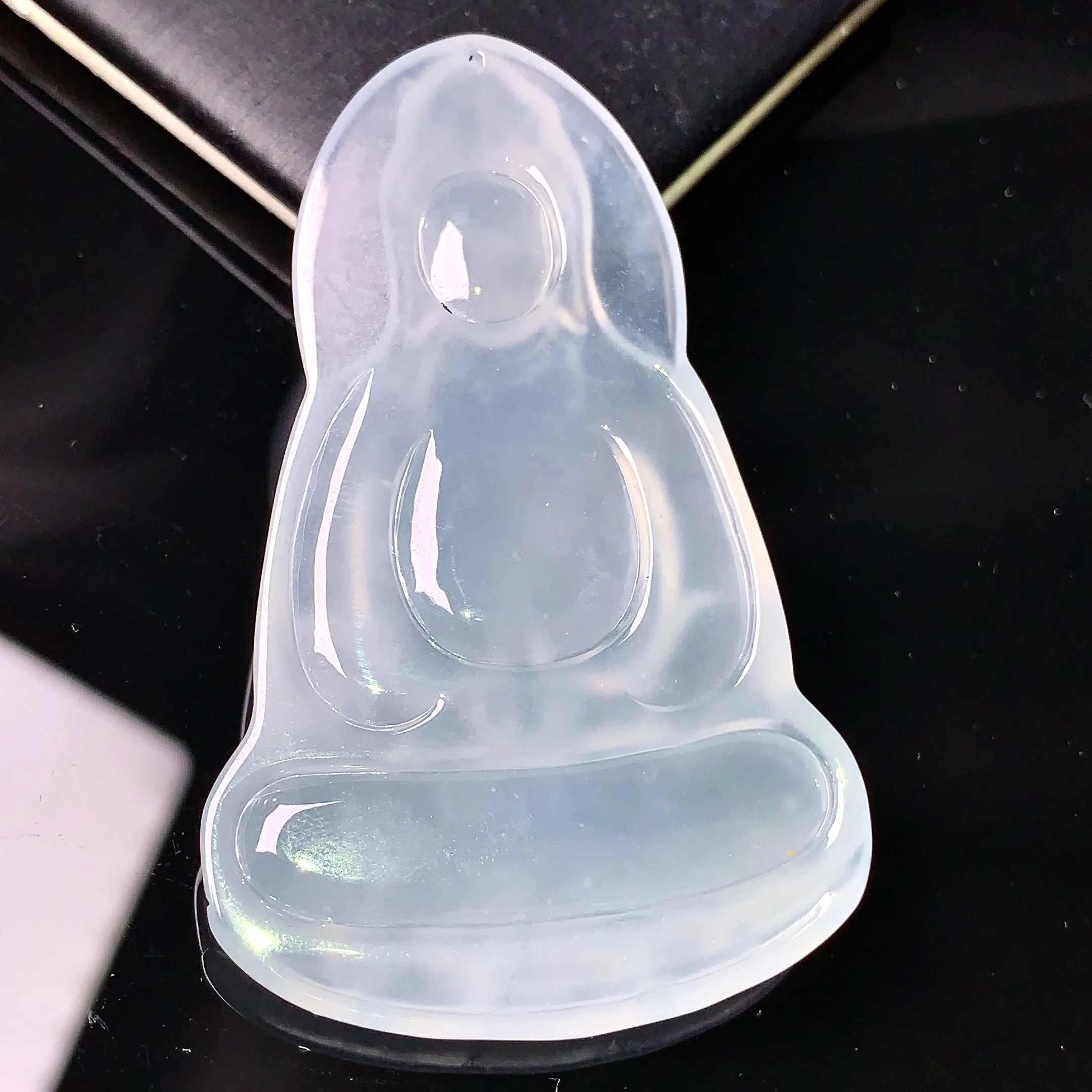 冰种观音吊坠 玉质细腻 色泽清新艳丽 整体尺寸55.5*34.6*5.6