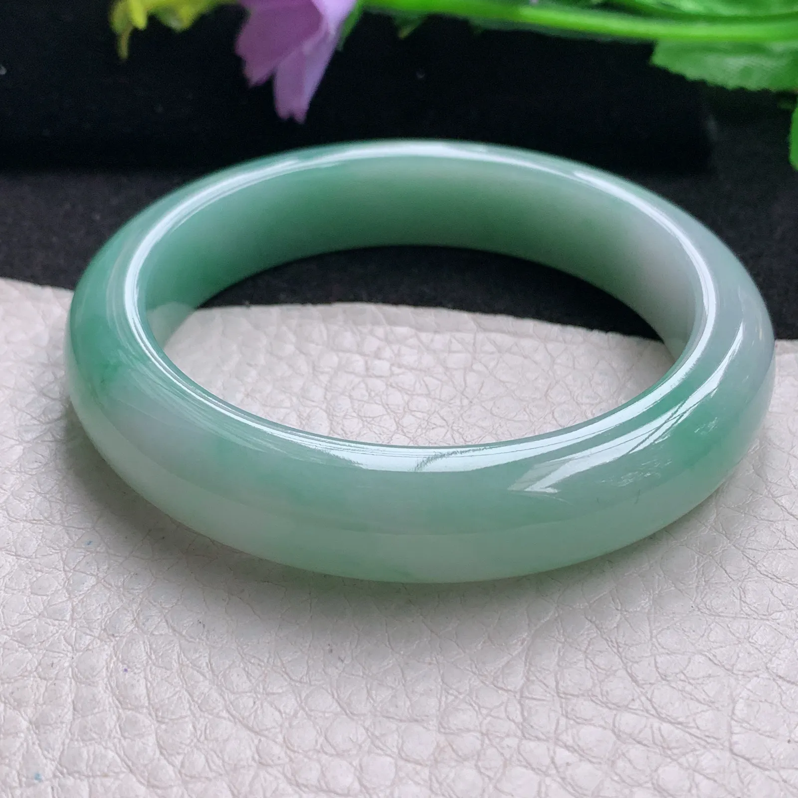 pj自然光55*12.2*8.5平安镯 缅甸翡翠玉手镯飘绿清新胶润宽边玉手环