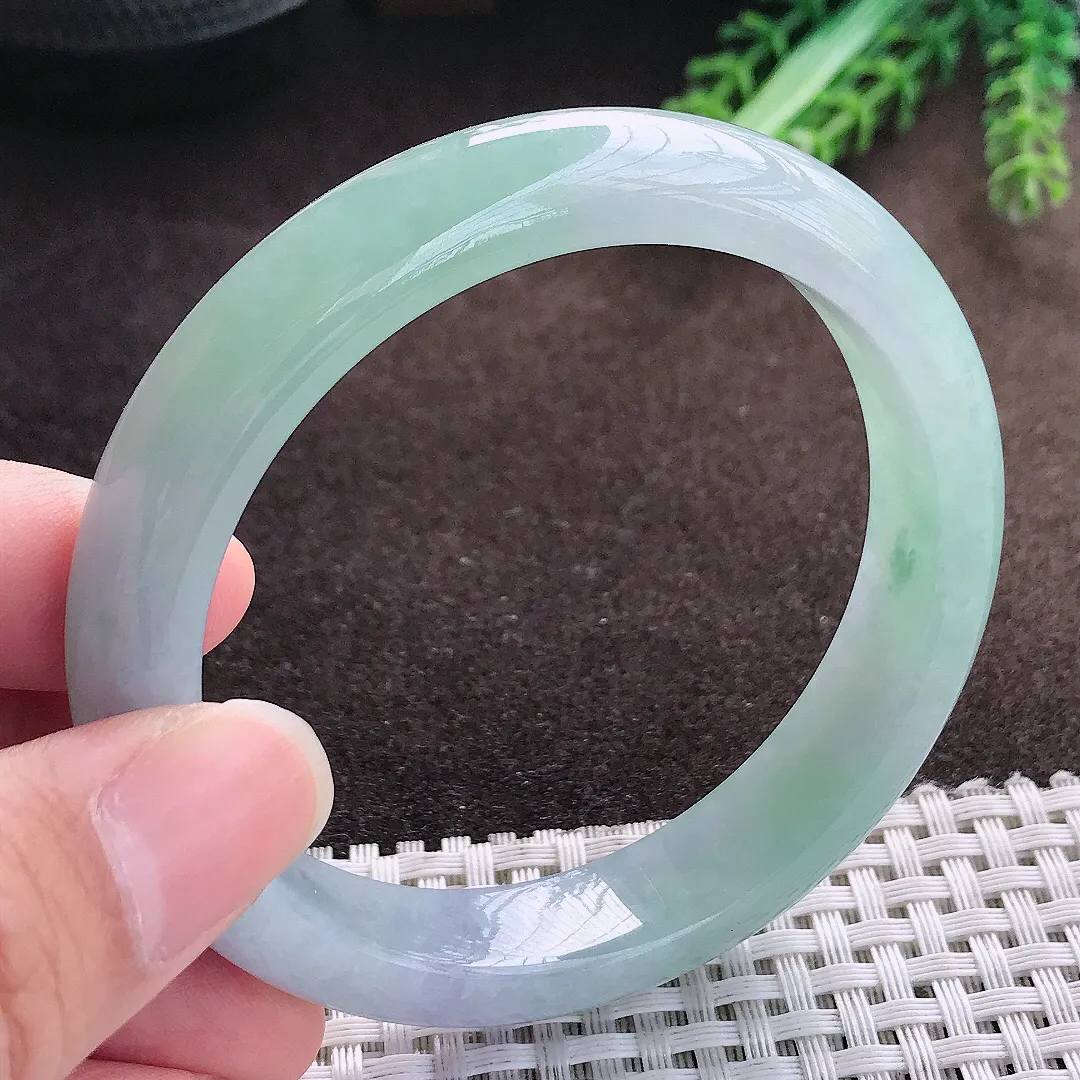 天然a货翡翠57.8/12.2/8.3老坑冰胶水灵春带彩手镯宽边翡翠玉手镯